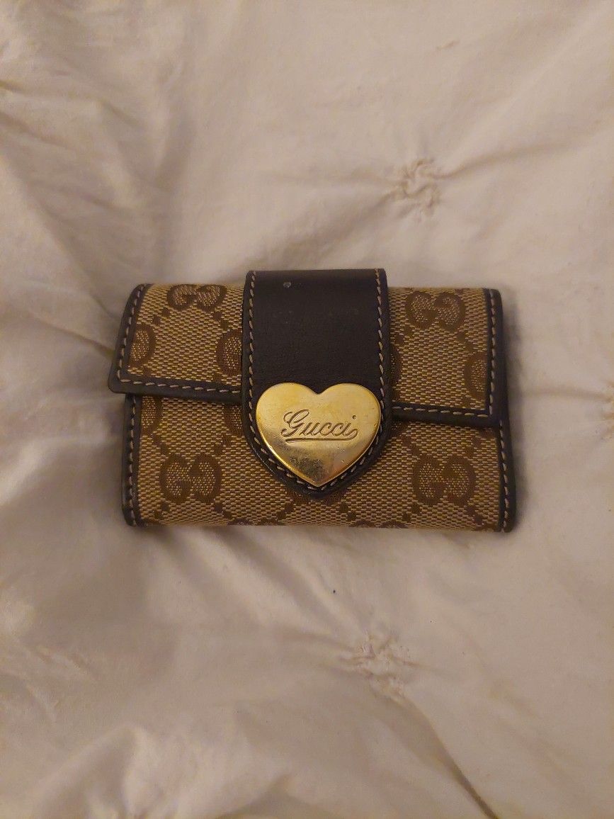 100% Authentic Signature Gucci Key Fob Case