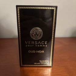 Versace Pour Homme Oud Noir Cologne