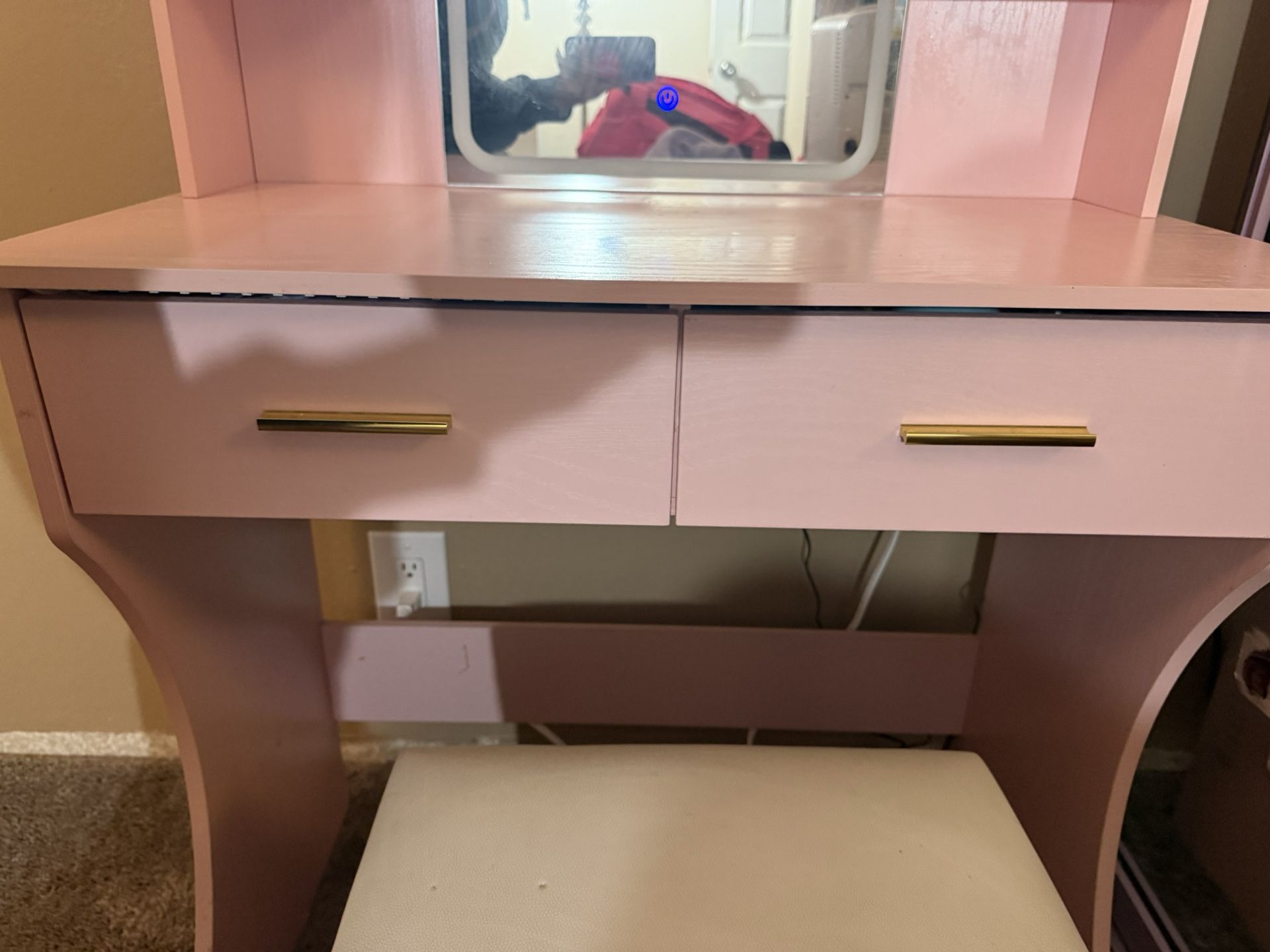 Girls Makeup Vanity With Light Mirror