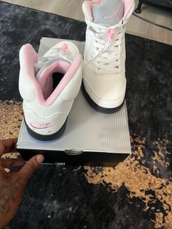 6 woman Jordan 5s