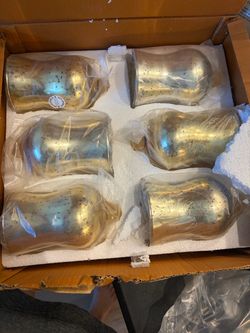 Glass motive candle holders