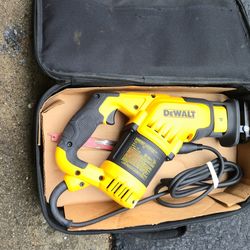 DEWALT DWE357 Compact Reciprocating Saw