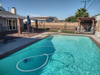 Pool safety fence