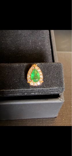 14 k emerald earrings