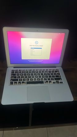 Apple MacBook Air Laptop