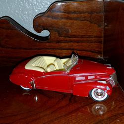 Cadillac 1940 Convertible Series 62 Model Toy 