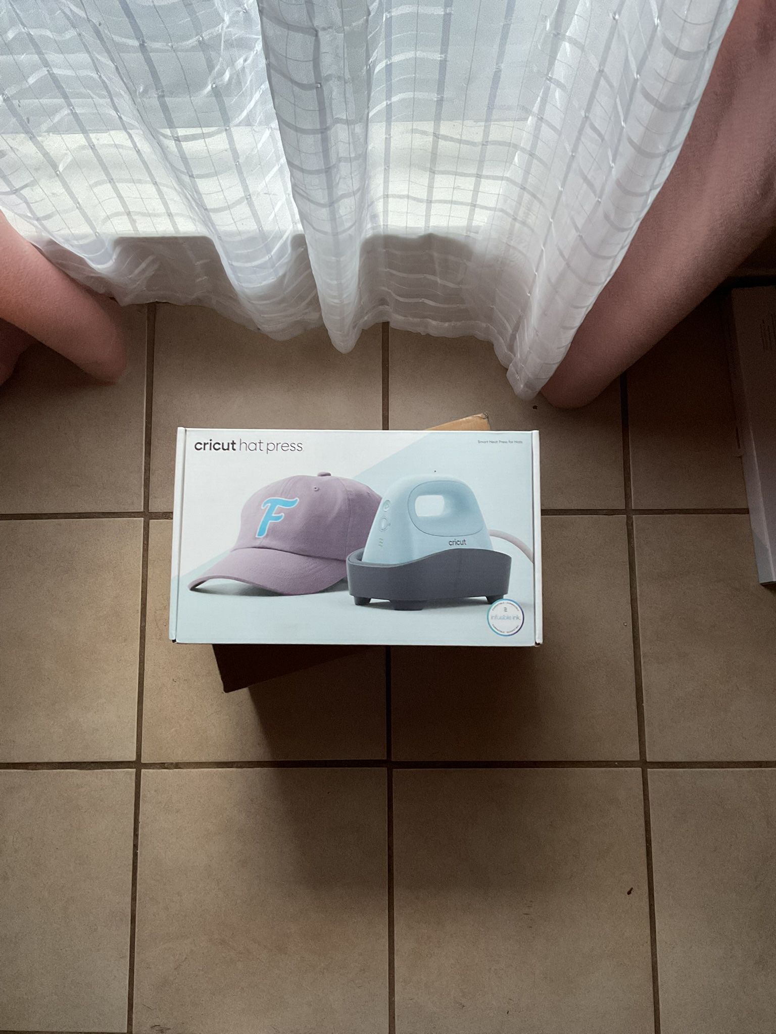 Cricut Hat Press – BRAND NEW