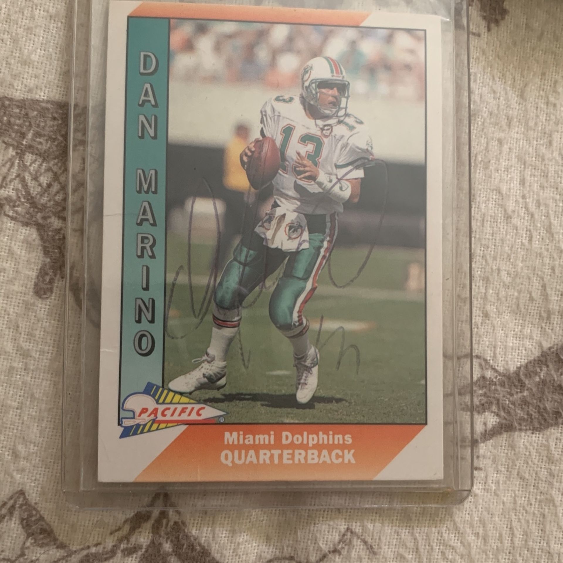 Autographed NFL Dan Marino Card