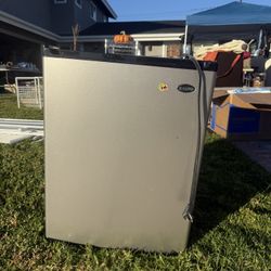 Mini Fridge 