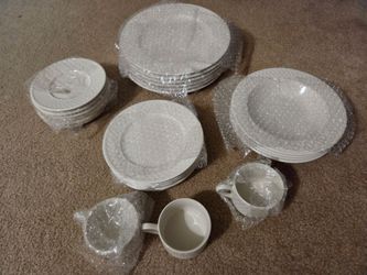 ONEIDA Westerly Basket Stoneware White Dish & Mug Set