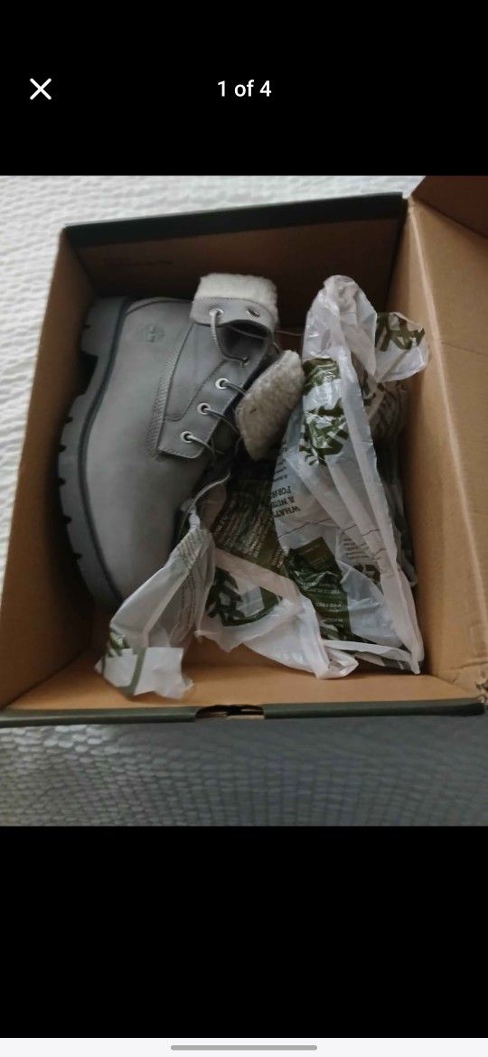 Brand New Womans Boots
