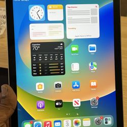 Apple iPad 5th Gen 128gb Wifi in Excellent Condition 