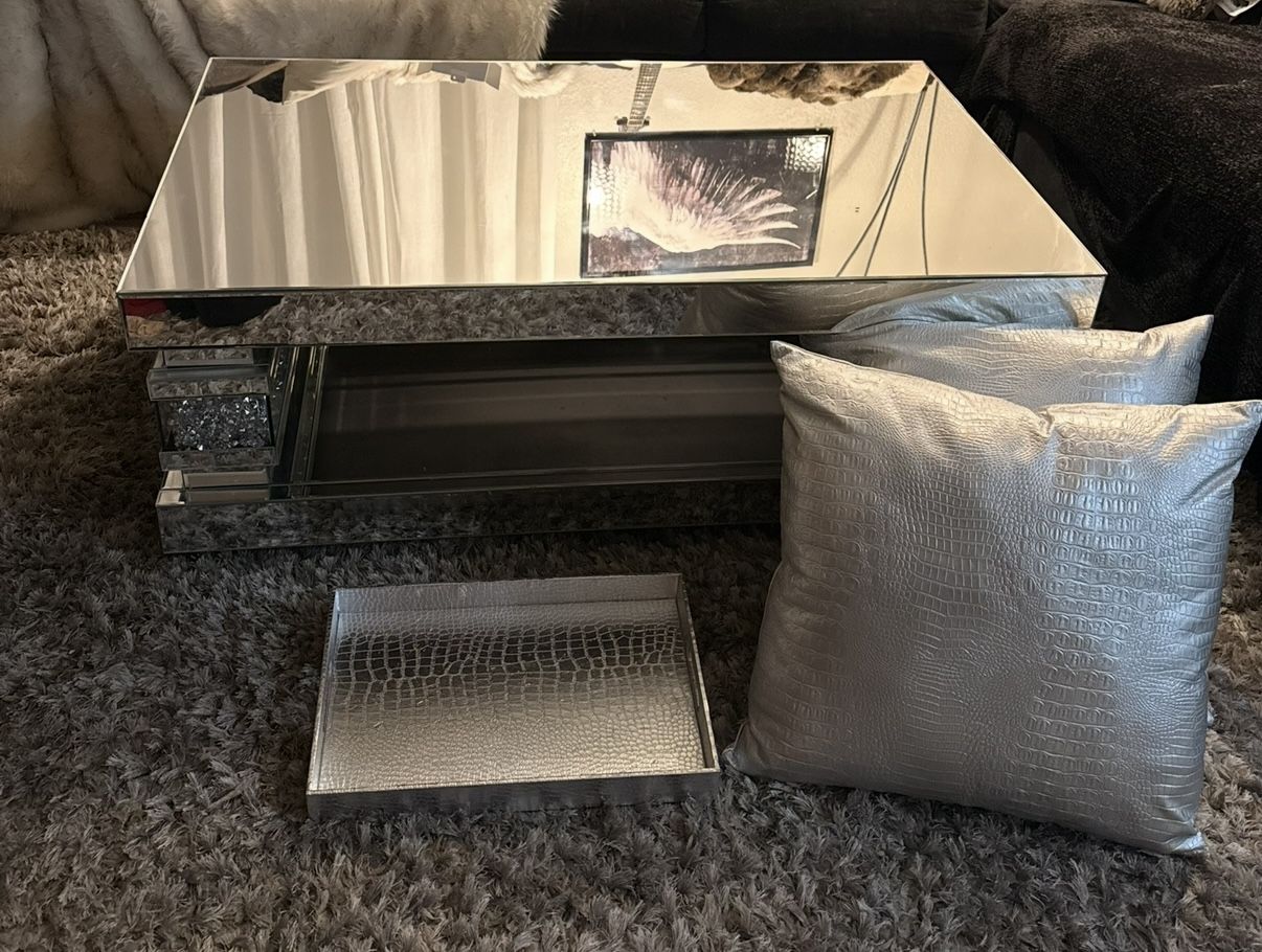 Glamor Mirrored Coffee Table