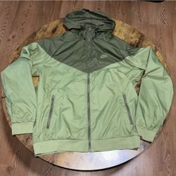Men’s 2 toned Nike Windbreaker