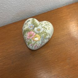 Vintage Trinket Box Floral / Heart Shape / San Francisco 