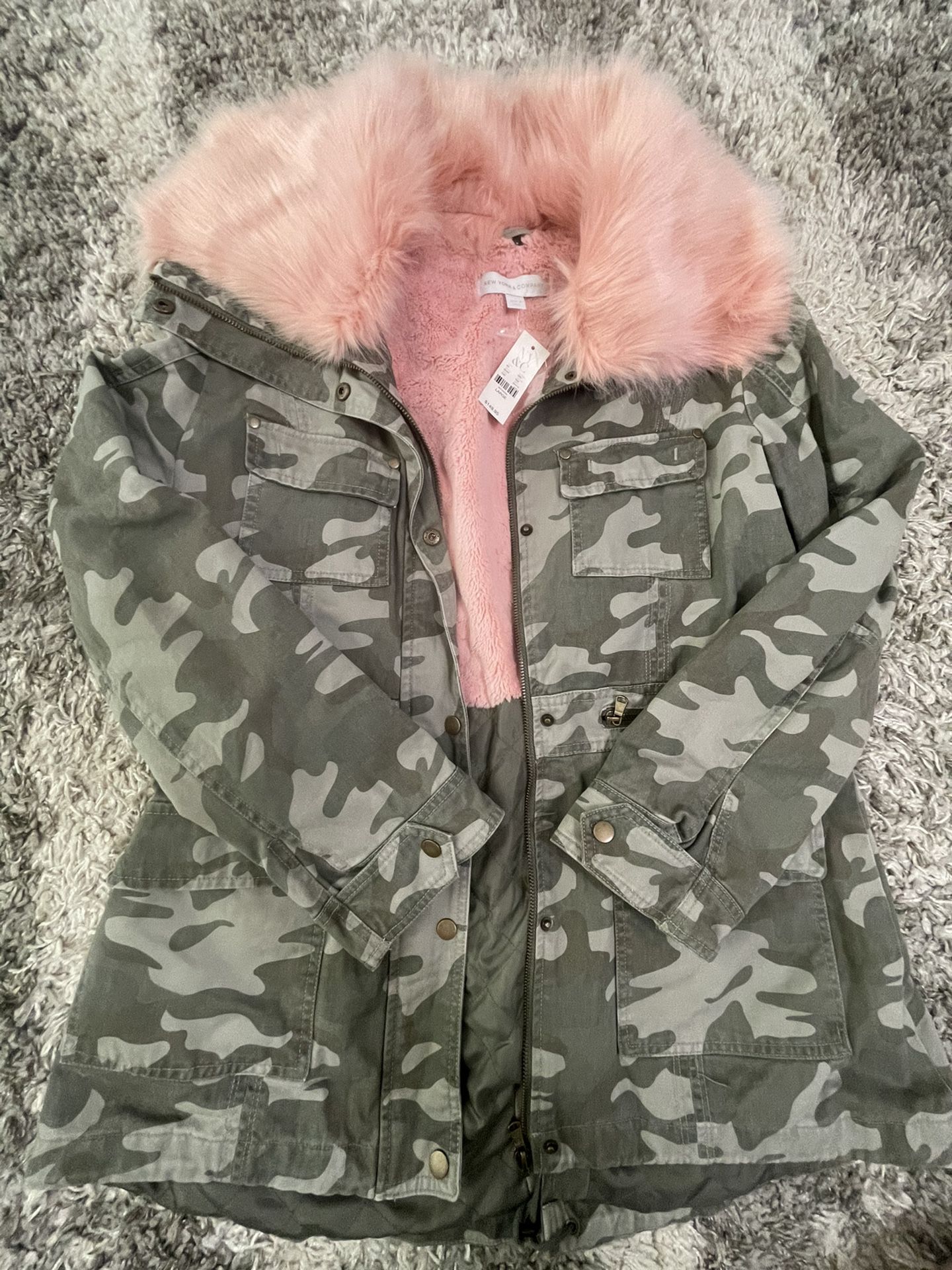 New York And Company Women’s Pink Faux Fur Camo Jacket New Large 