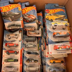 Hot Wheels Car lot 