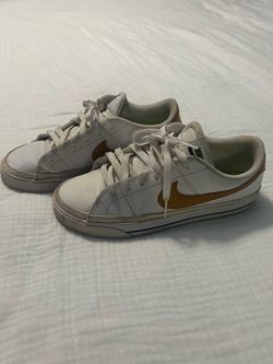 Nike Court Legacy