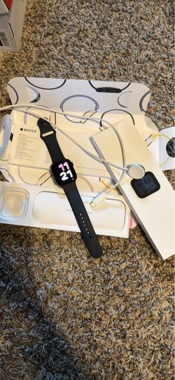 Apple Watch SE 3 44mm midnight