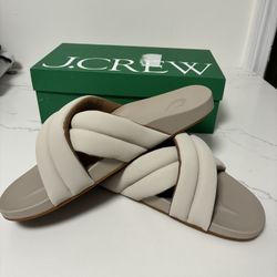 Brand New Olikai Women’s Puffy Sandals Size 9