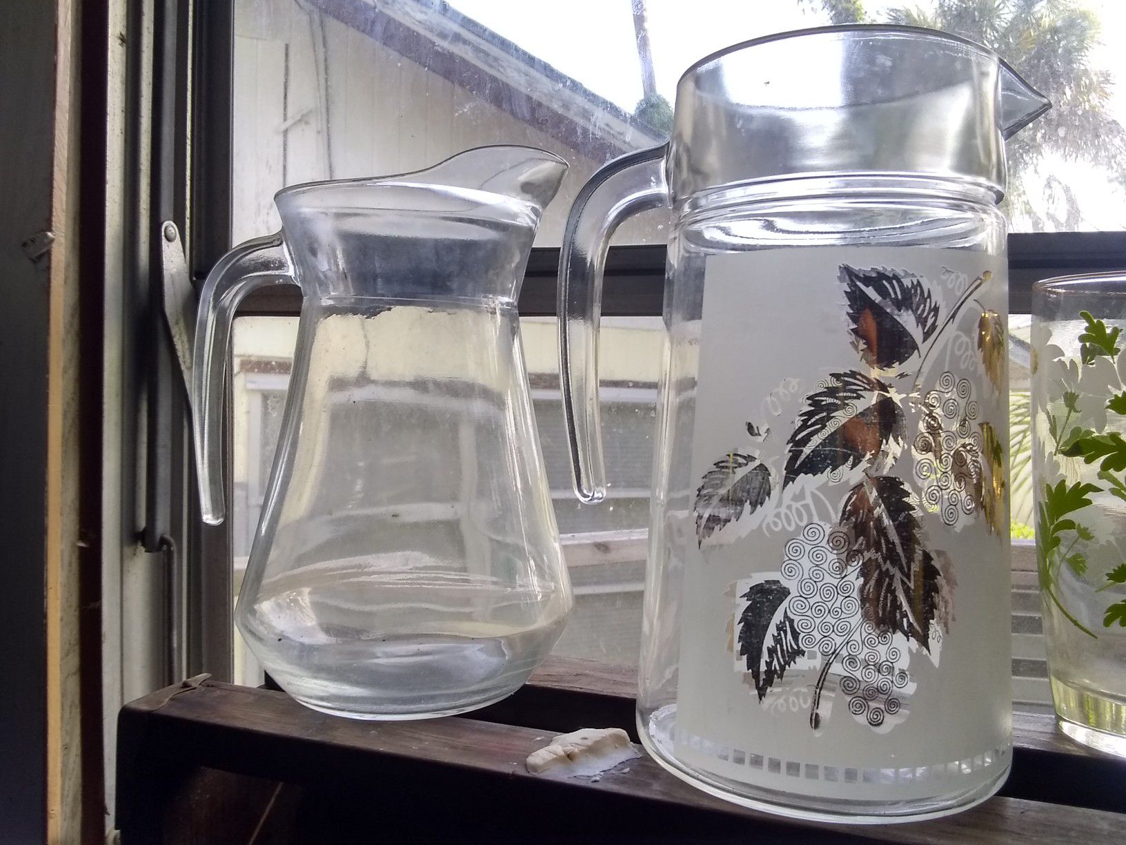 Libby's collectable vintage glasses and 2 solid glass pitcher