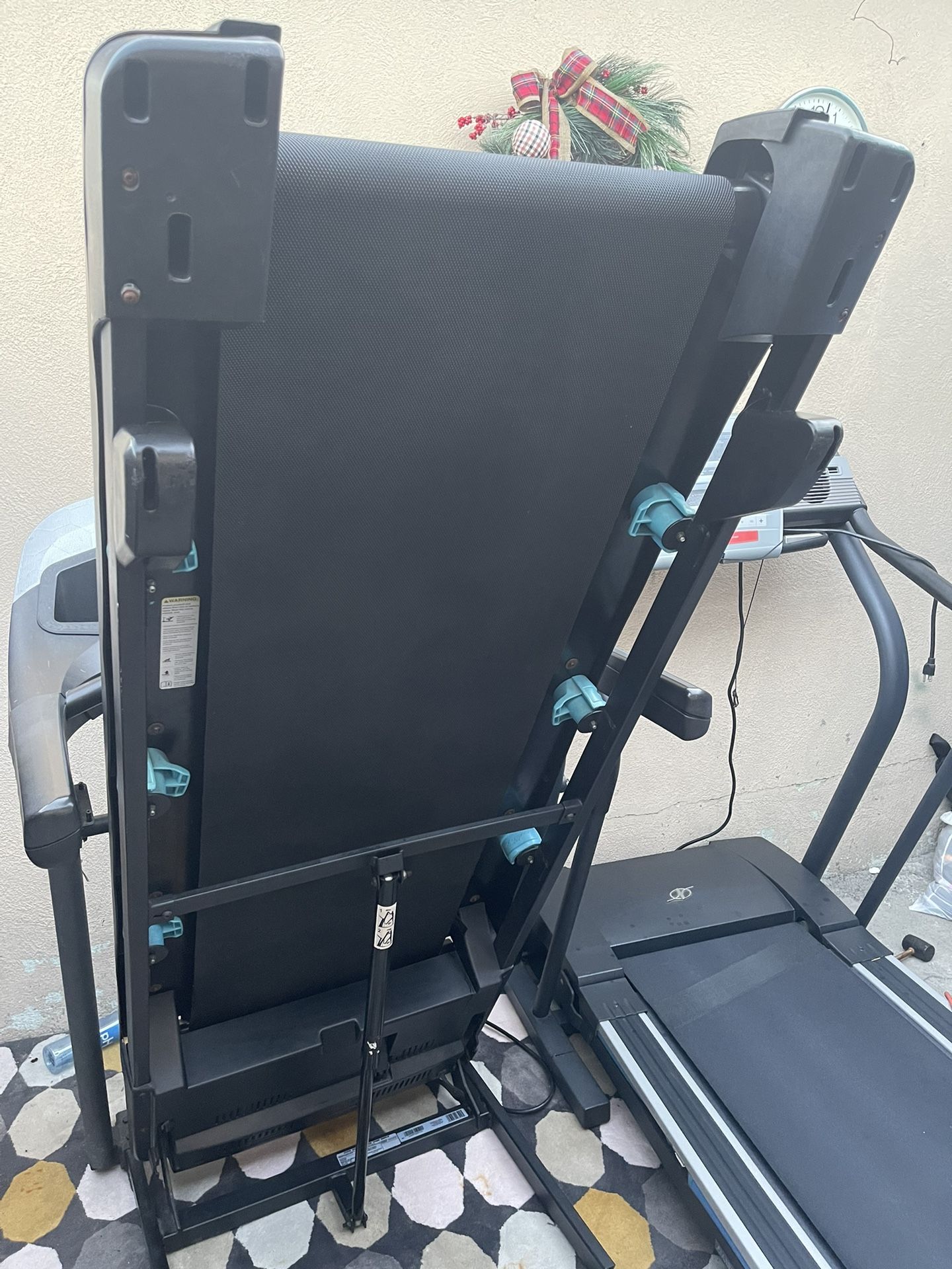 NordicTrack C 970 Pro Treadmill for Sale in Windsor Hills CA
