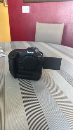 Canon EOS R3 Mirrorless Camera Body – Mint Condition