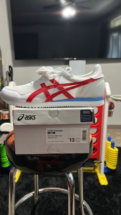 Brand new ASICS Tiger Runner