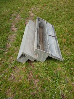 Truck toolbox