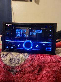 Kenwood Double Din CD PLAYER With Bluetooth