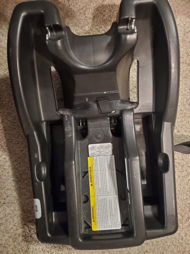 Graco Connect Base FREE AND Baby Trend Carseat Base