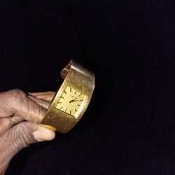 Gold nixon Wrist Watch