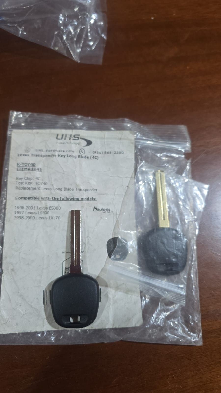 Car Key Fobs And Remotes/ Llaves Con Control Para Carros 