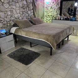 Split King Adjustable Bed Base + Mattress (Like New) – Remote Control, Head & Foot Adjustable 