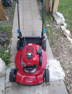 CORTADORA DE CESPED TORO 22RECYCLER TRACION TRASERA 