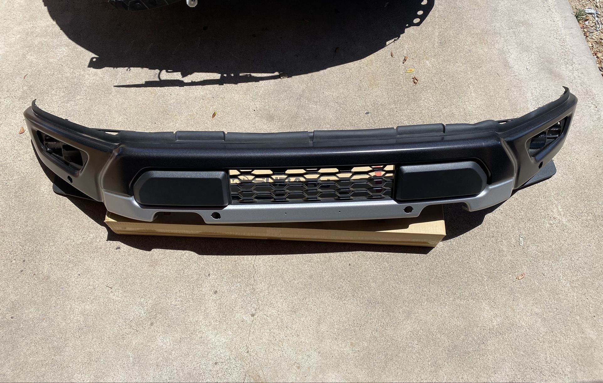 2021 - 2023 Ford F-150 Raptor OEM Front Bumper Complete