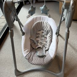 Graco® Slim Spaces™ Compact Baby Swing, Reign