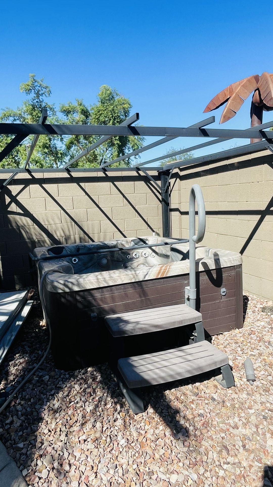 Free Spa / Hot Tub