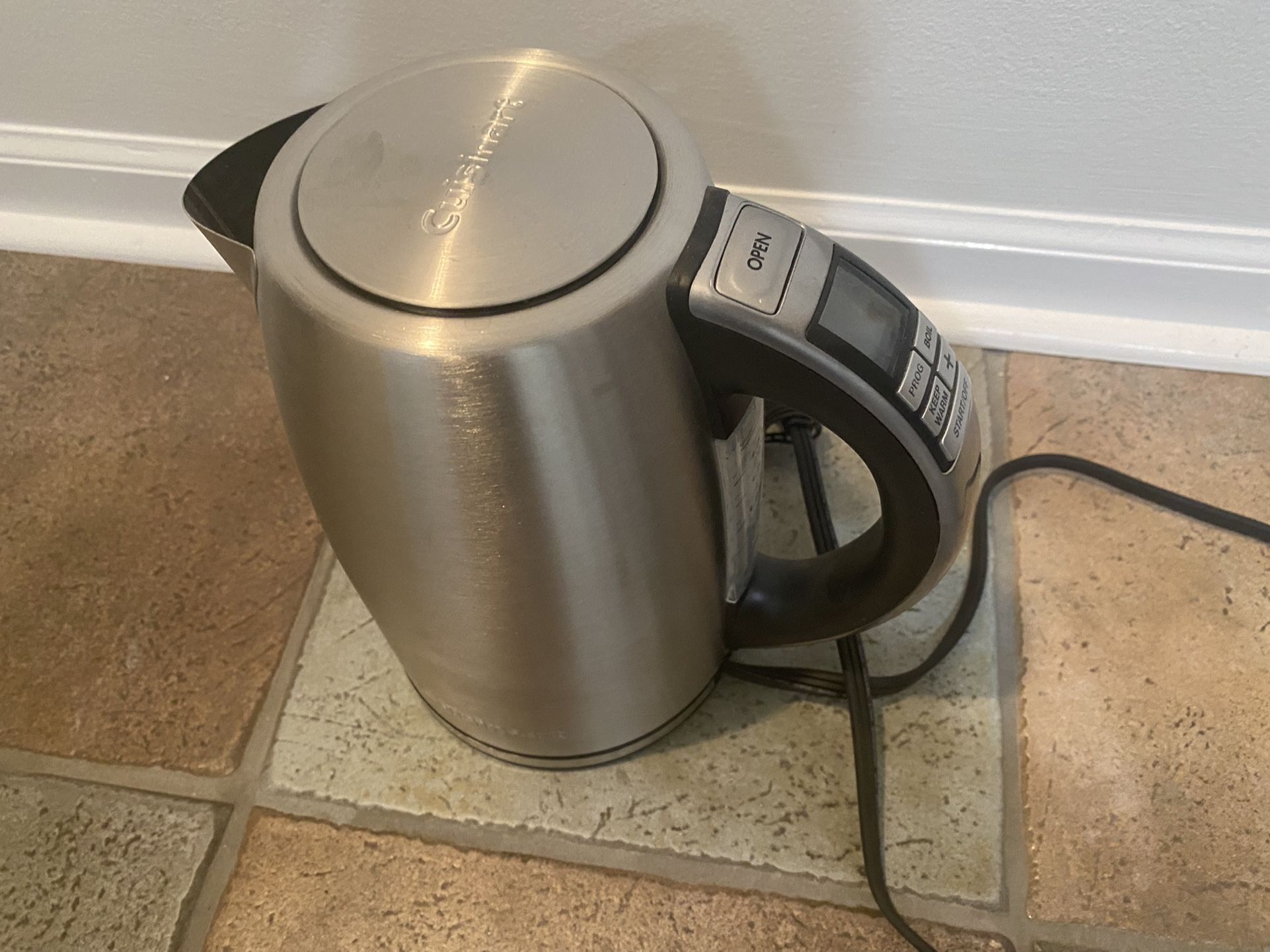 Cuisinart Electric Kettle. Stainless Steel.