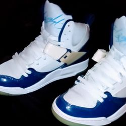 AIR JORDAN NIKE FLIGHT BASKETBALL SHOES- SIZE 9.5