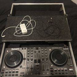 Numark NS4FX 4-Channel dj Controller & Harmony Stand And Case