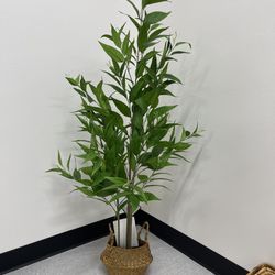 Artificial Eucalyptus Tree,4Ft Tree Fake Plant in Pot for Home and Office Decor,Potted Faux Plants Tall Artificial Trees for Indoor, Outdoor