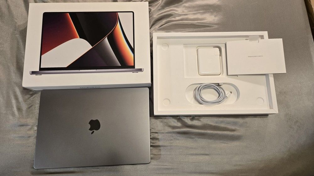 16" M1 Pro MacBook Pro 32 GB RAM Apple care until Jul 28 2025