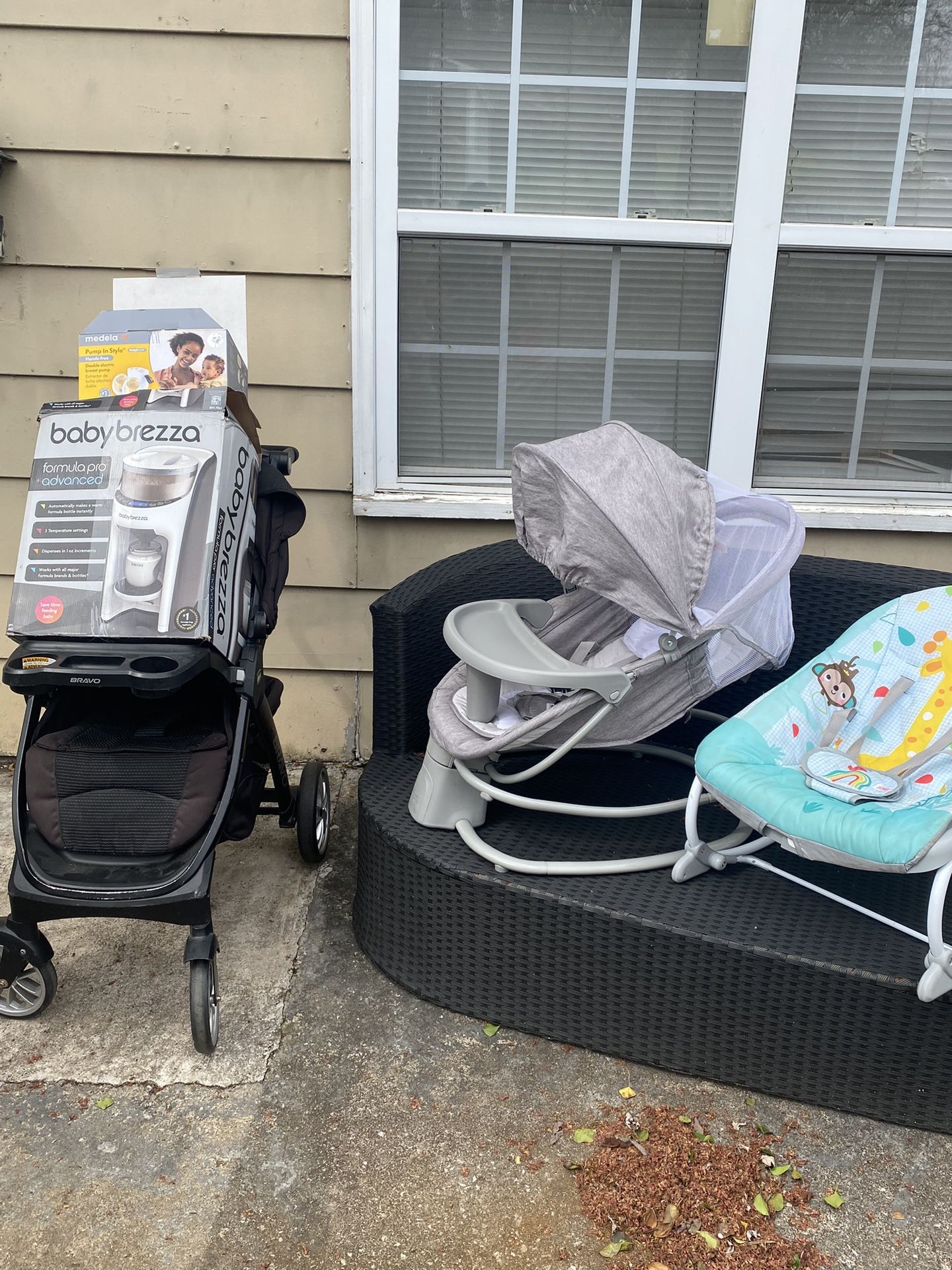Stroller And Breast Pump Only I Hv More Than 1 Post Swing And Bouncer Sold