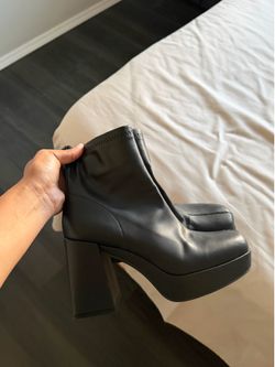 Women’s chunky boots