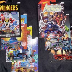 Complete Hotwheel Avengers Set With Chase Car