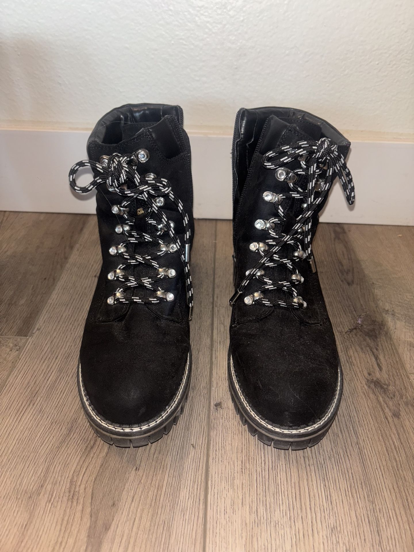 Women’s Size 8 JLo brand Boots