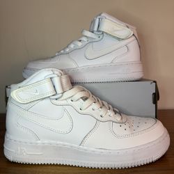 Nike Air Force 1 Mid: GS (size: 4Y) / W 5.5 w/ Original Box