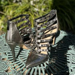 Metallic Gray Studded Pump