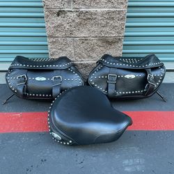 00-06 Harley Davidson Softail Heritage Leather Studded Saddlebacks and Seat